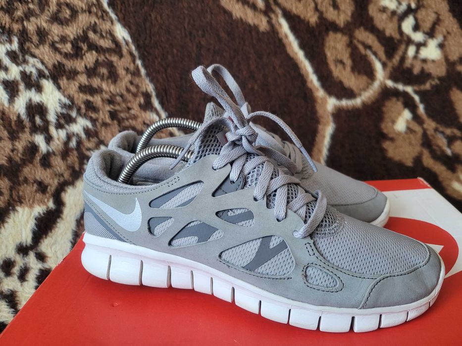 Ekstra lekkie sportowe buty do biegania Nike Run Free 2 r.38,5