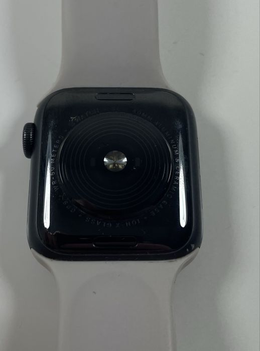 Apple Watch SE 40mm A2351 Alu Midnight GPS  MKQ13WB/A uszkodzona szybka