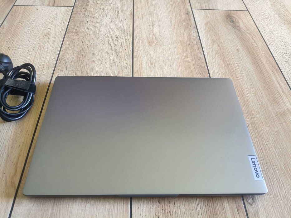 Laptop Lenovo Ryzen 3- 7320U/8GB/512GB/W11H