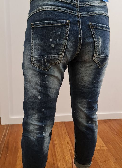 Calça de ganga escura