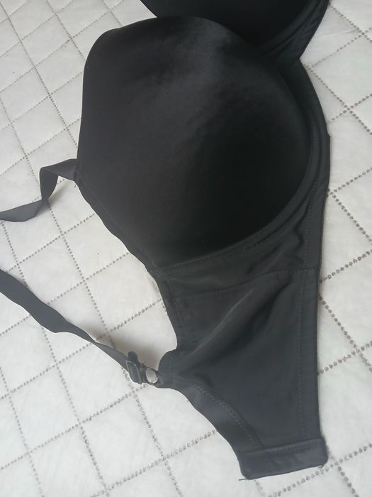 Pour Moi Biustonosz Modelujący Czarny 70-H
