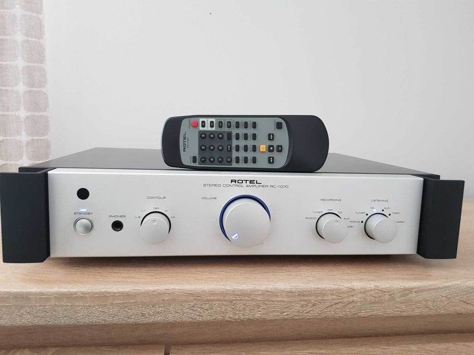 ROTEL RC-1070 - przedwzmacniacz stereo Hi Fi z oryg. pilot