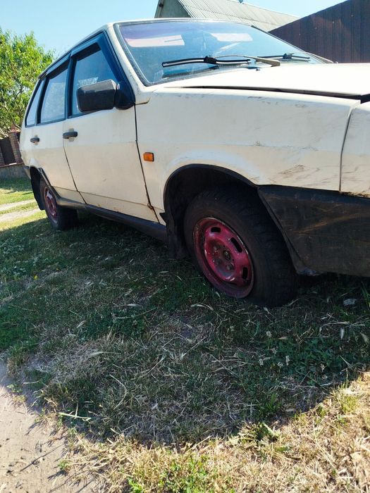 Ваз 2109 під реставрацію або запчастини