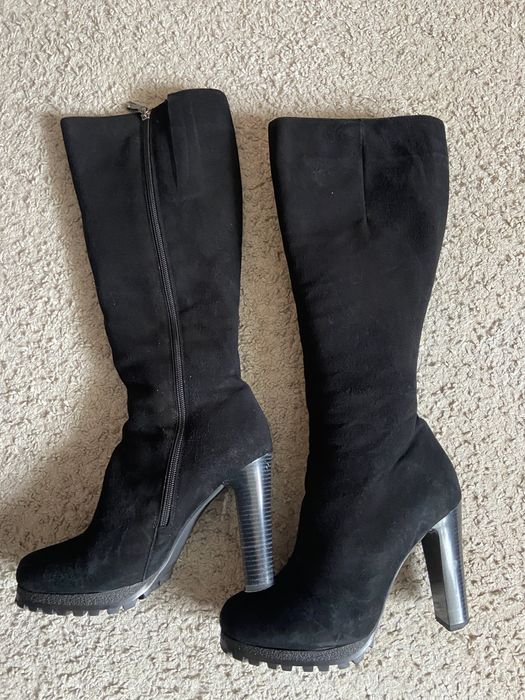 Подарую чоботи 40 розмір