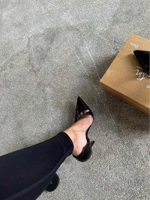 Sapatos de Senhora, Christian Louboutin, Astrid Assymetric, 36