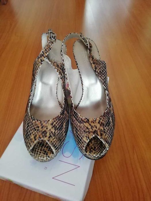 Босоніжки жіночі 40 розмір