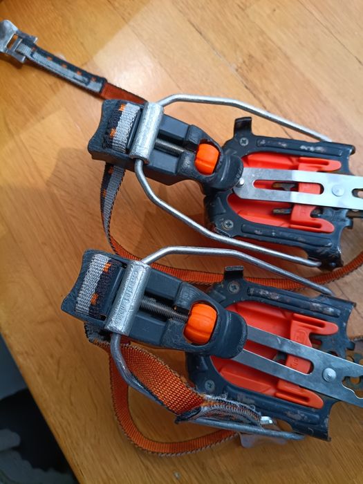 Raki Petzl Charlet automaty