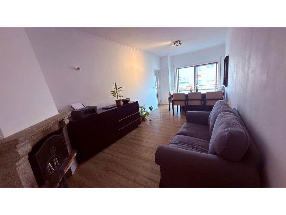 Apartamento T2 com Varanda