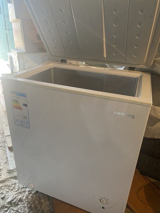 Морозильна камера elenberg