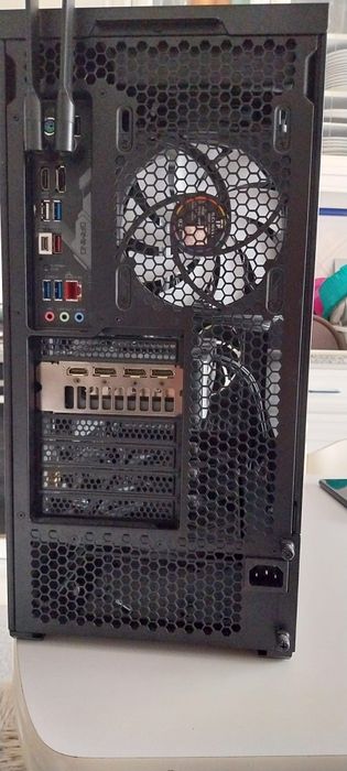 Computador Gaming RTX 5070 Ryzen 7 7800X3D