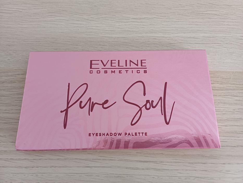 Paleta cieni do powiek Eveline Pure Soul