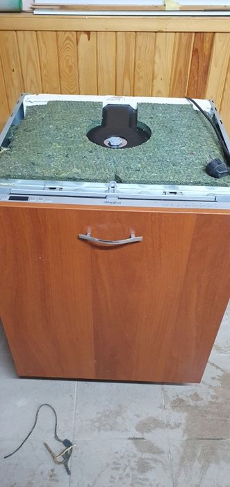 Посудомийка машина Whirlpool 6th sense