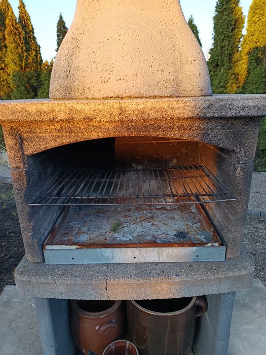 Grill betonowy ogrodowy