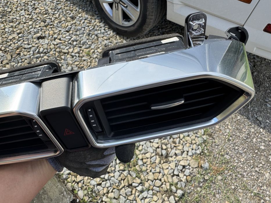 K12364930 Решётка обдува центральная мазда ЦХ5 Mazda CX5 KF решітка