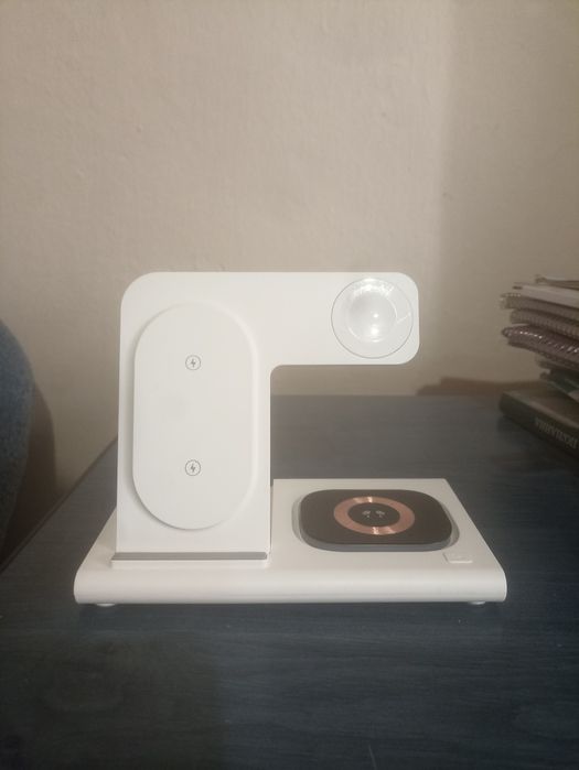 Бездротова зарядка 4 в 1 для iPhone, Apple Watch та AirPods (Біла)
