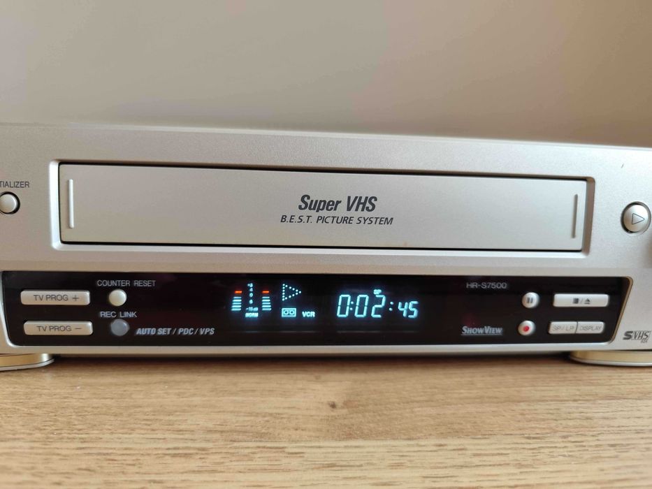 Magnetowid Super VHS JVC HR-S7500