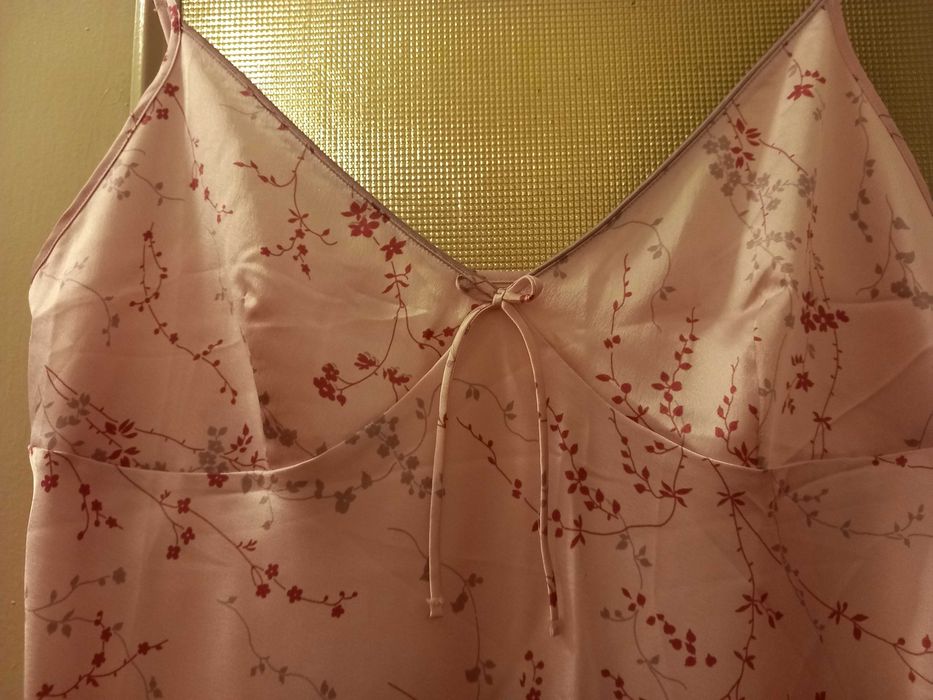 elegancka koszulka nocna długa UK 16 Marks and Spencer
XXL / 44 / 16