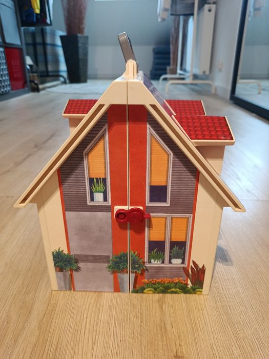 Domek plastikowy  Playmobil - dla lalek