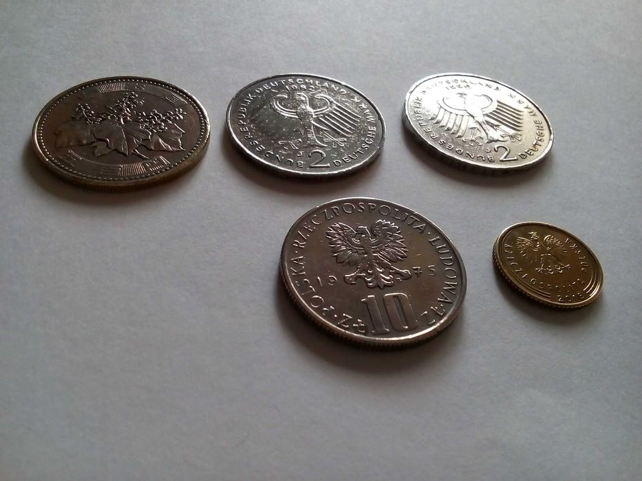 монеты 10 злотых Польша 500 иен Япония марка Германия pfennig шекель