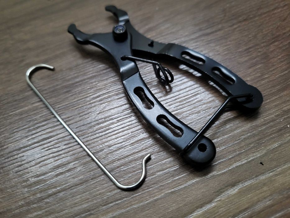 Szczypce do rozpinania spinek