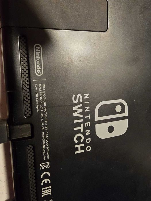 Konsola Nintendo Switch dodatki + 4gry