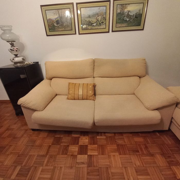 2 Sofás  vendidos em conjunto
