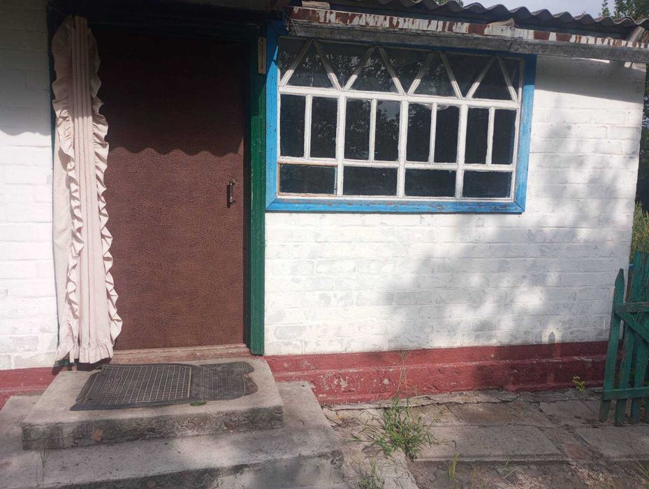 Продам затишний Будинок в центрі села ціна договірна