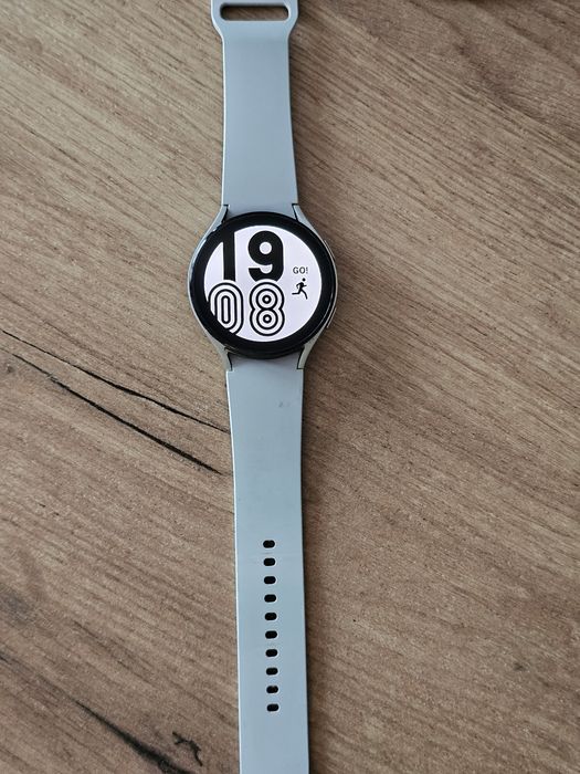 Sprzedam galaxy watch 4  44mm srebrny