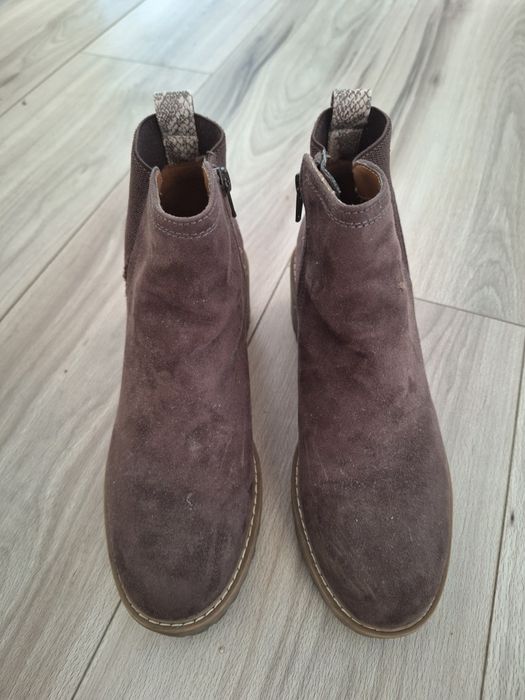 Brązowe zamszowe botki rozm 38