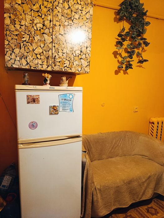 Сдаётся от хозяики 1 ком . квартира  в близи ЖД .5 спальных мест.
