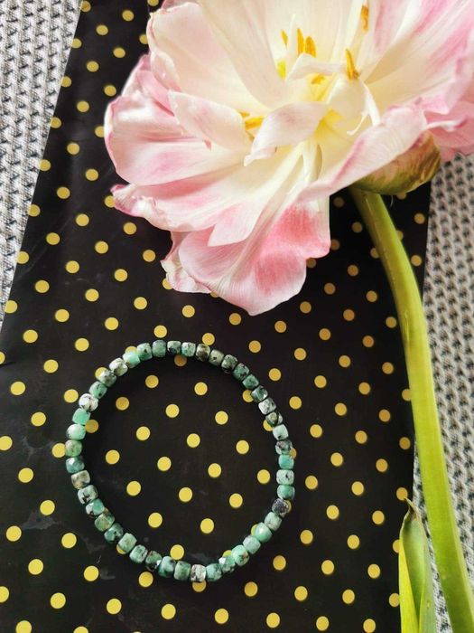 Bransoletka damska. Naturalne kamienie - szmaragdy. Jedyna taka!