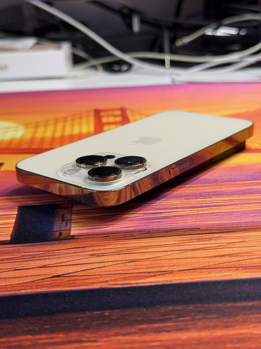 iPhone 14 Pro, gold
