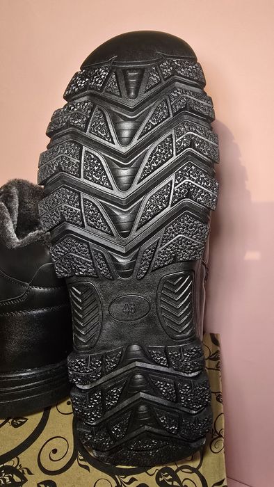 Buty nowe męskie zimowe czarne rozmiar 46