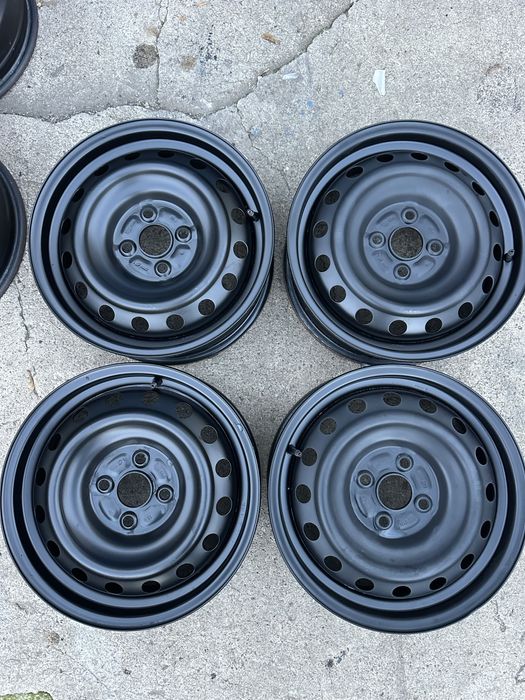 Felgi stalowe 15cali Toyota Yaris Corolla 4x100 ET45