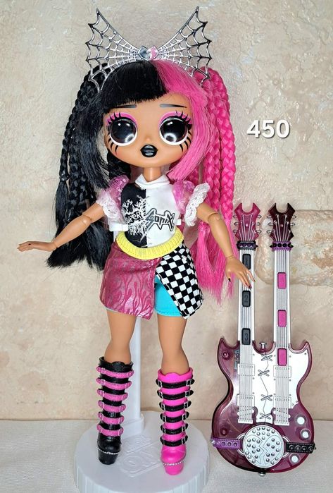 LOL OMG з музикальним інструментом