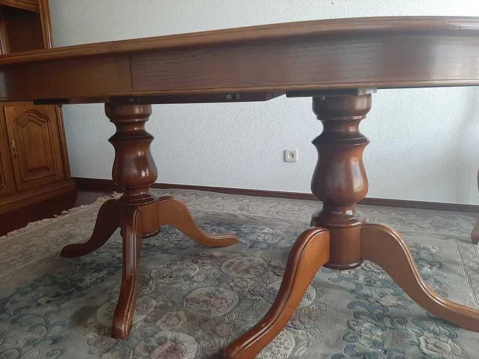 Mesa em Madeira Castanho