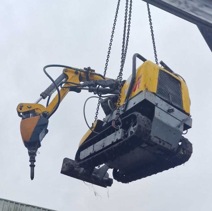 Máquinas (tipo giratoria) Brokk de Demolição vendo/troco