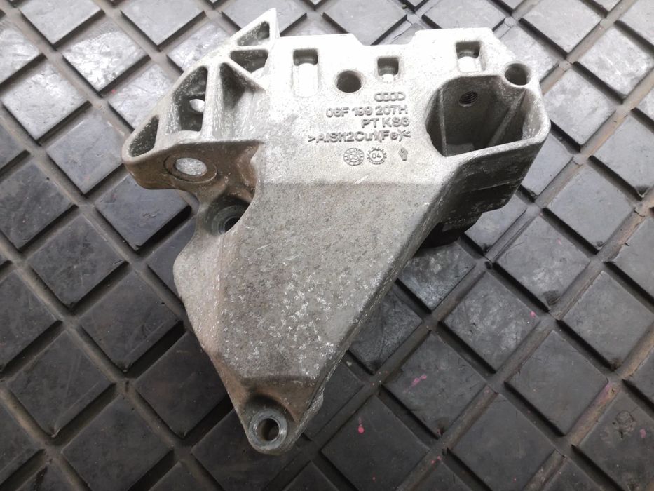 VW GOLF V AUDI A3 2.0 FSI ŁAPA SILNIKA 06F199207H PASSAT B6