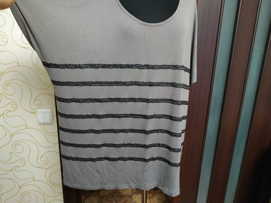 футболка Etam с паетками 62-66  большой размер ОБ 144