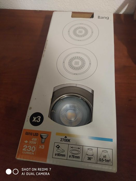 3 cx de Focos teto  4W/35W