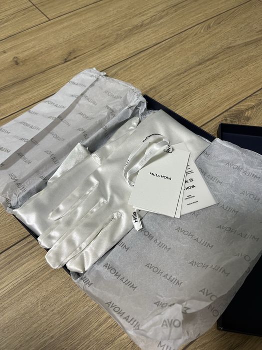 Атласні рукавички Milla Nova