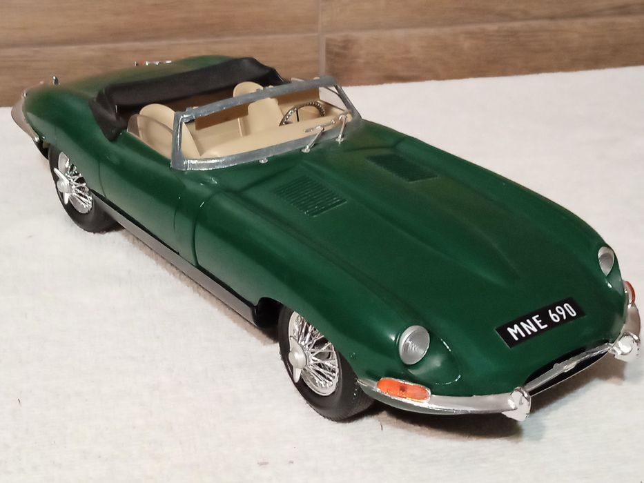 model Jaguar XK.E Polistil 1/16