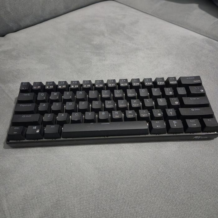 Teclado mecânico Royal Kludge RGB RK61 PT