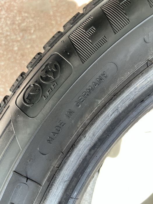 Шини 235/55R19 GOOD YEAR 2117 року