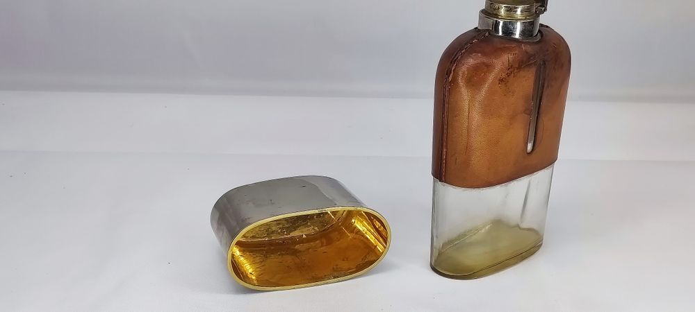 Butelka/piersiówka z pokrowcem