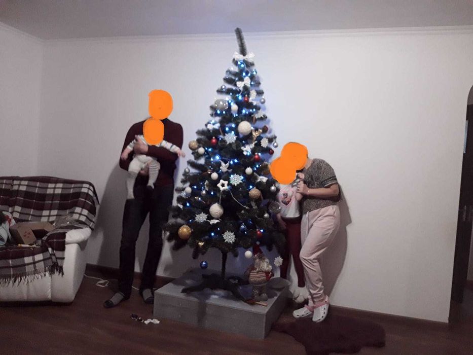 Штучна норічна ялинка