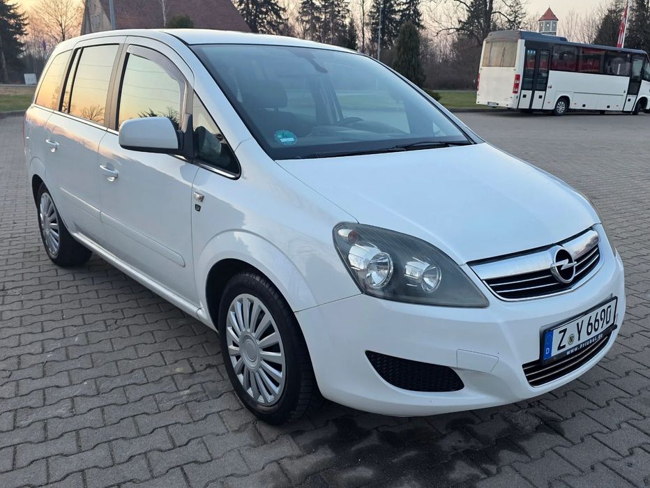 Opel Zafira Opel Zafira 2010 r LIFT 7 Osobowy !!! Transport do 100 km gratis