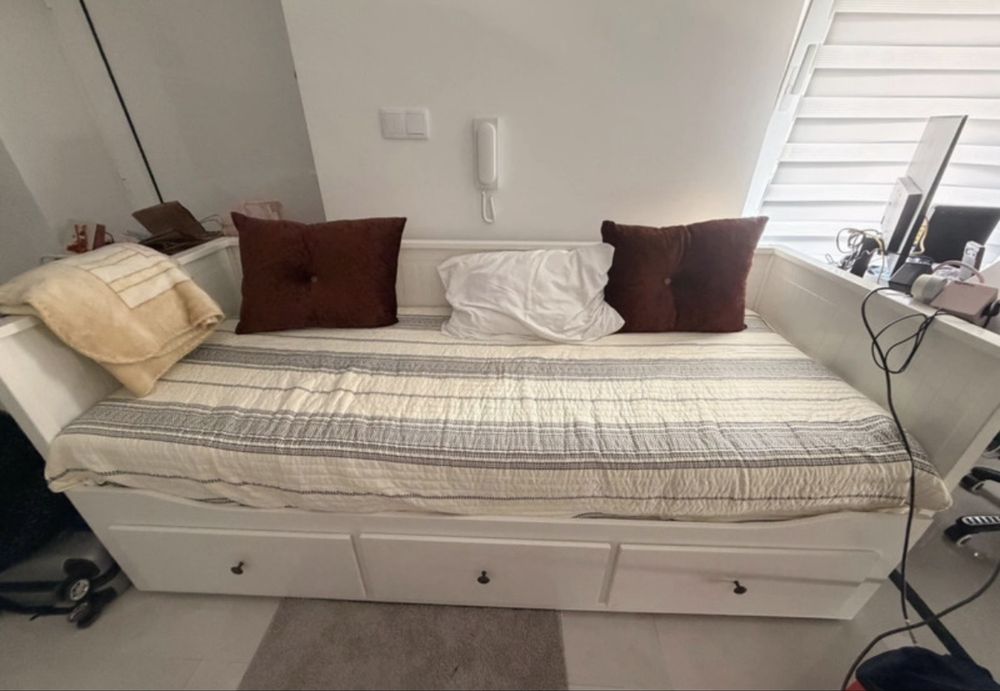 Sofa cama com gavetas do IKEA