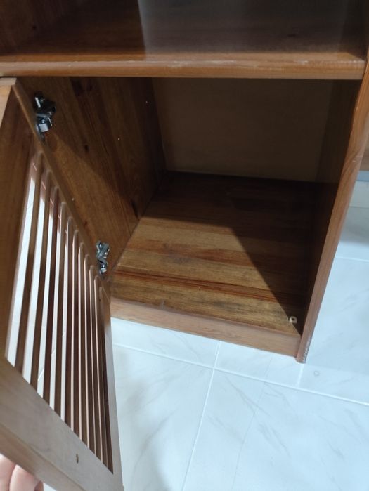 Vendo secretária de madeira