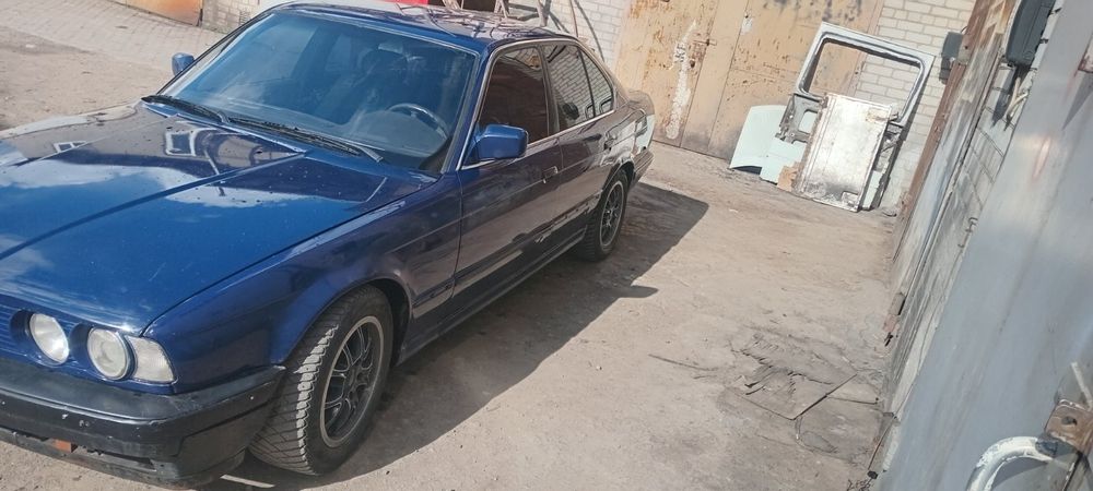 Продам е 34 в хорошем состоянии